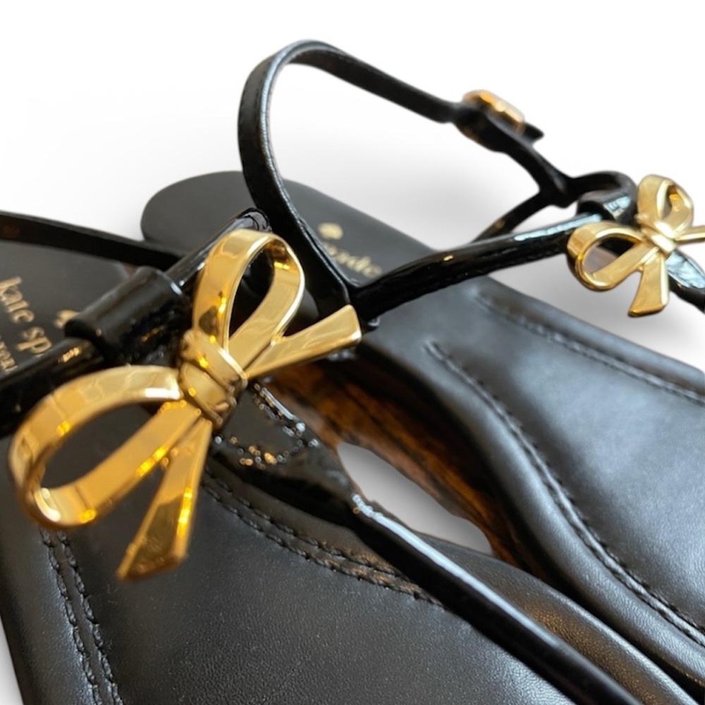Kate Spade Preppy Black Patent leather Sandals with Gold Metal Bows Size 8 - Picture 3 of 16